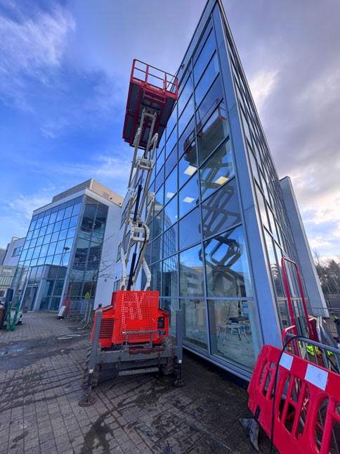 office-exterior-glass-clean Exterior Glass Clean